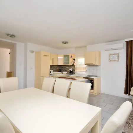 Holiday home House Perci 1 *
