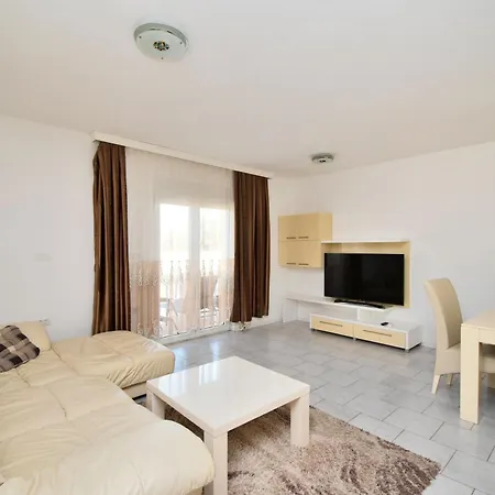 House Perci 1 Tar-Vabriga